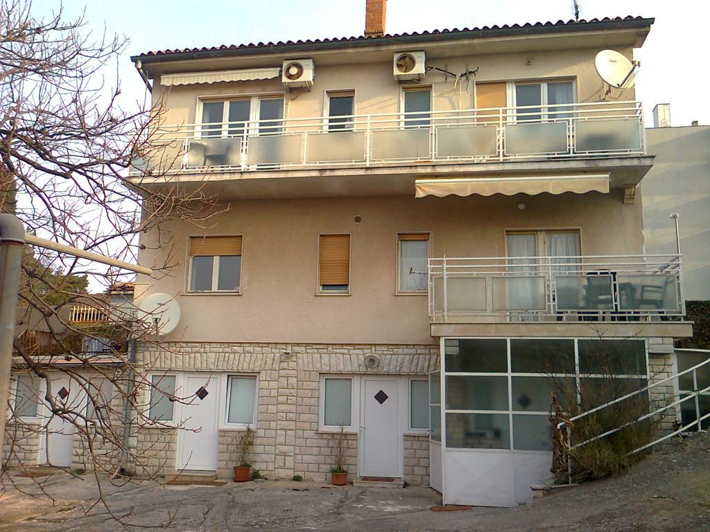 Apartment For Holidays In Pola Camera foto