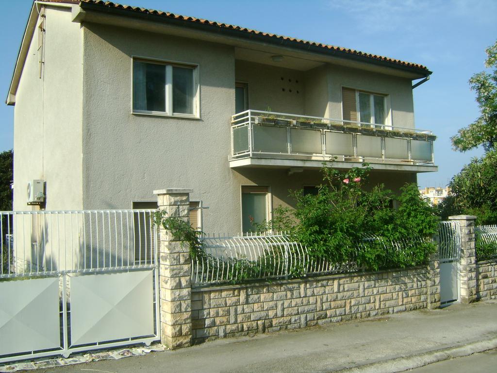 Apartment For Holidays In Pola Esterno foto