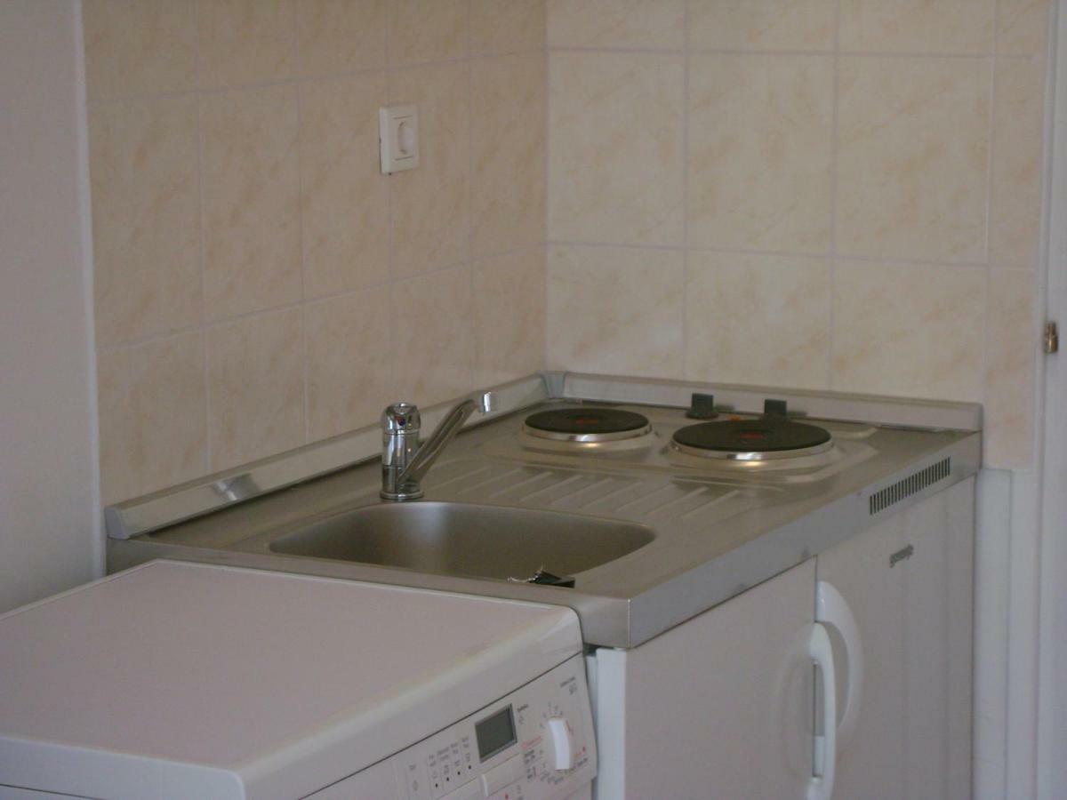 Apartment For Holidays In Pola Camera foto